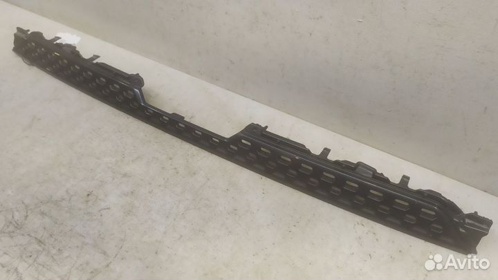 Молдинг решетки радиатора Mitsubishi Outlander 3