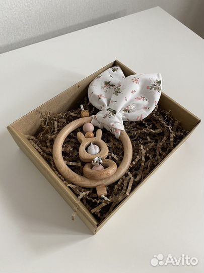 Погремушка на буковом кольце с шуршащими ушками