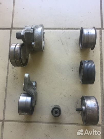 Натяжной ролик audi A8 D3 quattro