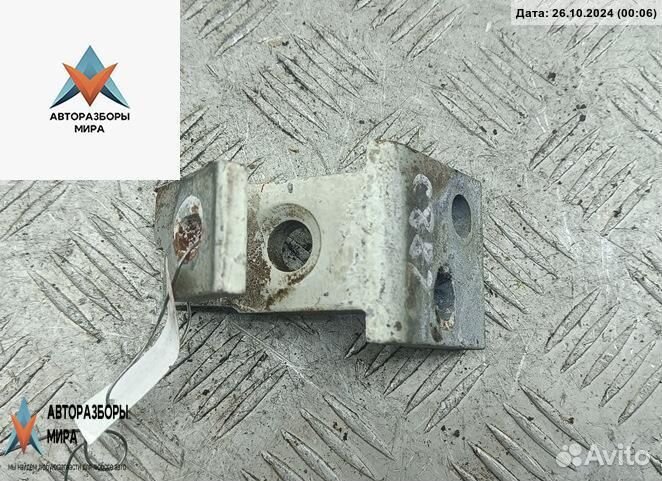 Петля двери Volkswagen Caddy 2 1999