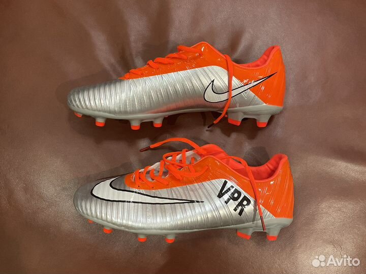 Футбольные бутсы