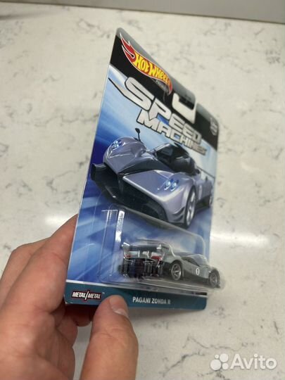 Hot wheels premium pagani zonda r