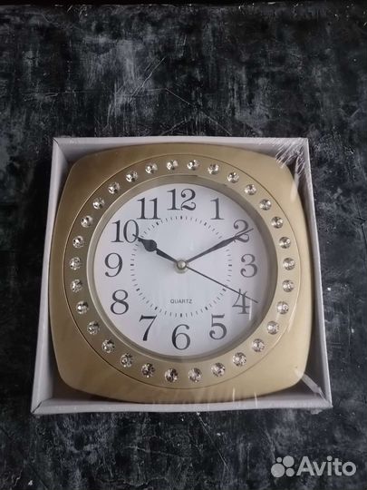 Часы настенные, новые в коробке