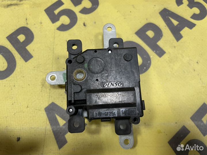 Моторчик заслонки отопителя Toyota Avensis 2