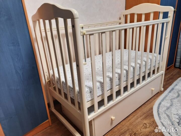 Детская кроватка