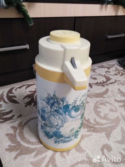 Термос с помпой времен СССР