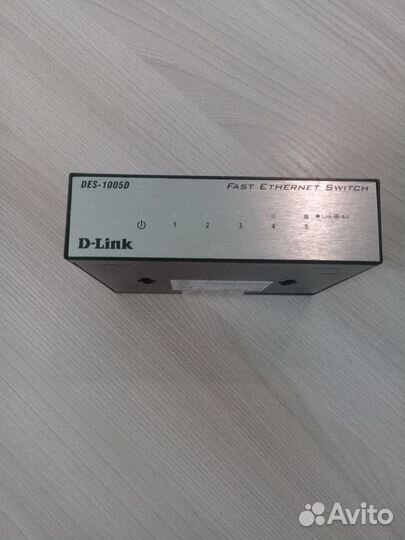 Коммутатор D-Link DES-1005D