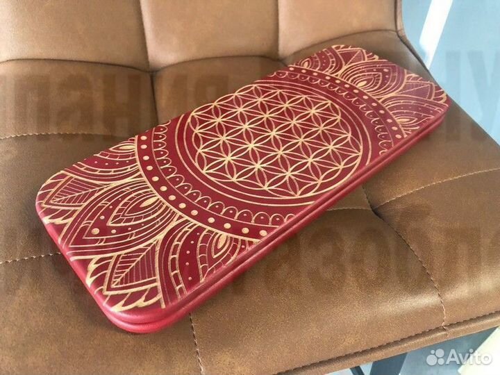 Доска садху с медными гвоздями и гравировкой