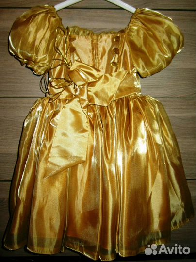 Новое золотое платье с сумочкой