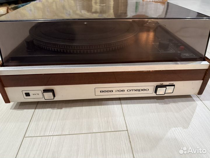 Виниловый проигрыватель Вега