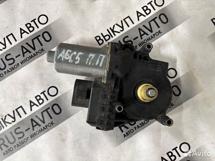 Моторчик стеклоподъемника передний правый Audi A6