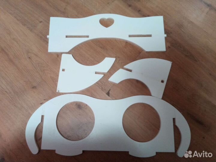 Стойка для мисок,лежанка,для небольших пород собак