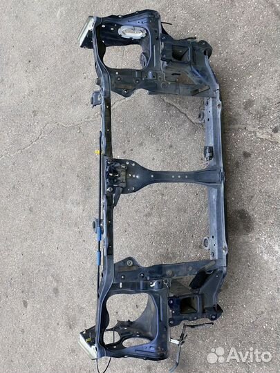 Телевизор (рамка радиатора) Subaru Forester SG SG5