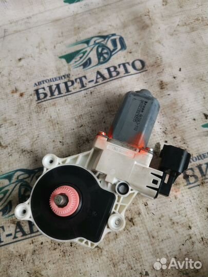 Моторчик стеклоподъемника перед. правый Ford Focus