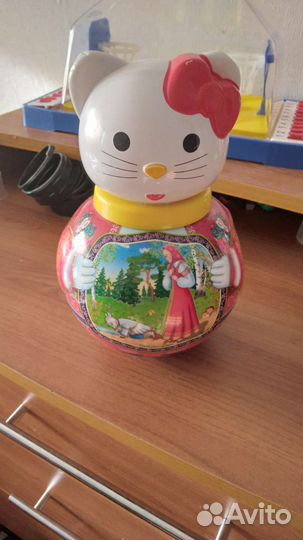 Неваляшка, юла, кот и повар