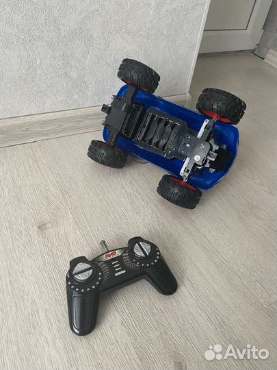 Машинка на радиоуправлении