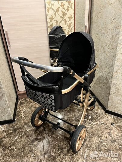Продаю коляску для малышей