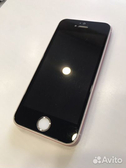 iPhone SE, 32 ГБ