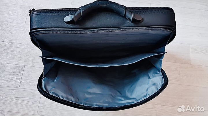 Портфель для ноутбука фирмы Bliss