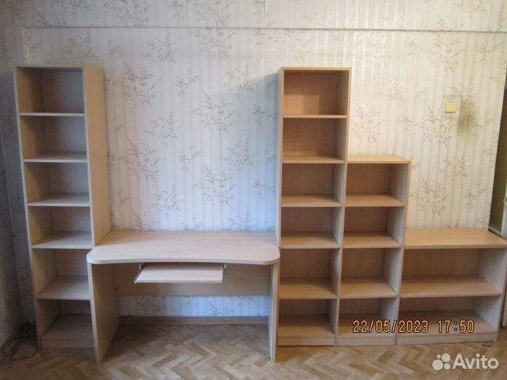 Компьютерный стол со школьным уголком
