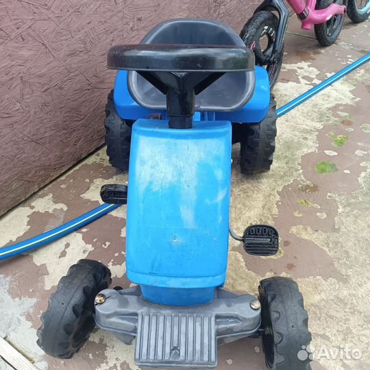 Детский трактор с педалями