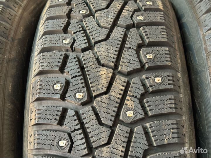 Pirelli Ice Zero 215/60 R16 121