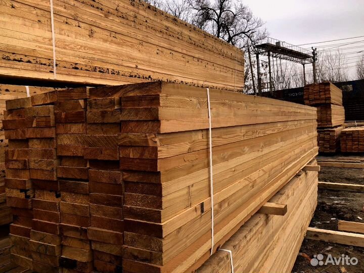 Доставка досок из лиственницы 100x100 мм