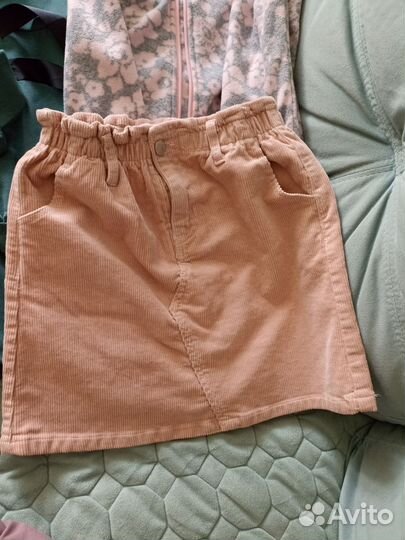 Пакетом теплые вещи на девочку 140р