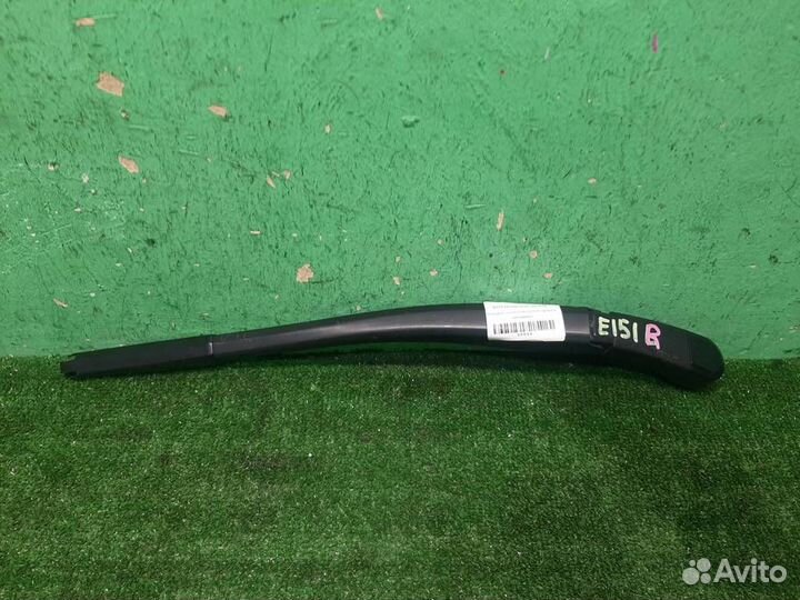 Поводок стеклоочистителя правый Honda Civic 4D (F