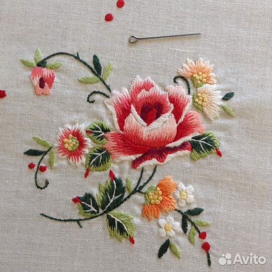 Скатерть вышитая