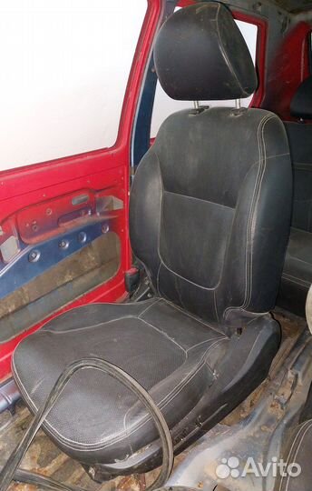 Комплект сидений Mitsubishi L200 KB 2006-2016