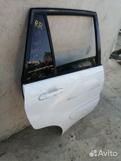 Дверь задняя правая Toyota Rav4 ACA21