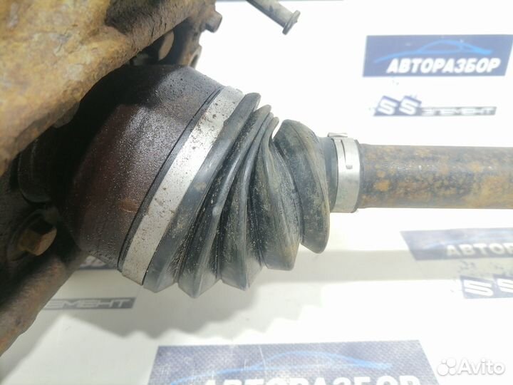 Ступица задняя левая с приводом Infiniti QX56 JA60