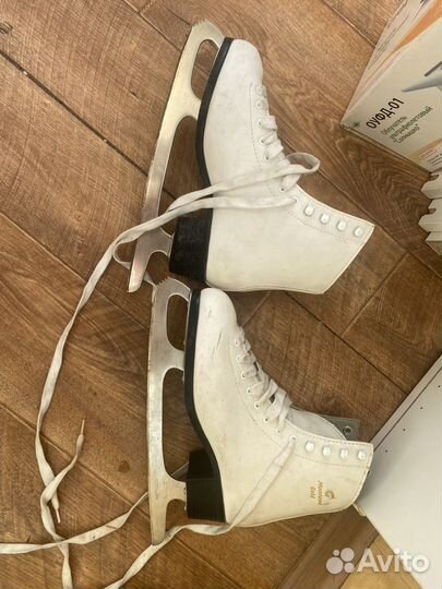 Коньки фигурные