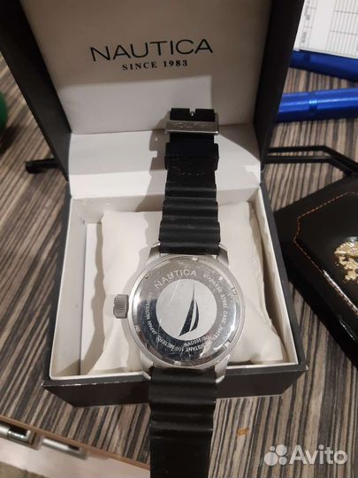 Часы Nautica
