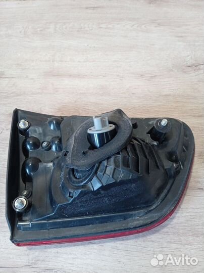 Фонарь задний внутренний правый Citroen C-Crosser