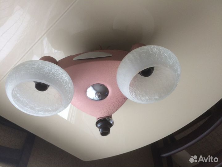 Продам люстру