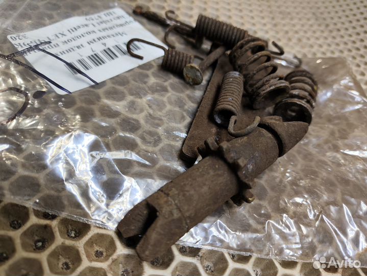 Механизм задних тормозных колодок правый Chevrolet Lacetti хетчбэк