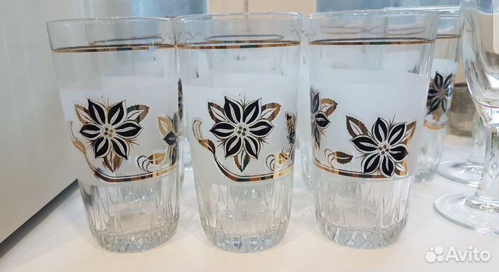Стаканы бокалы стопки пепельница
