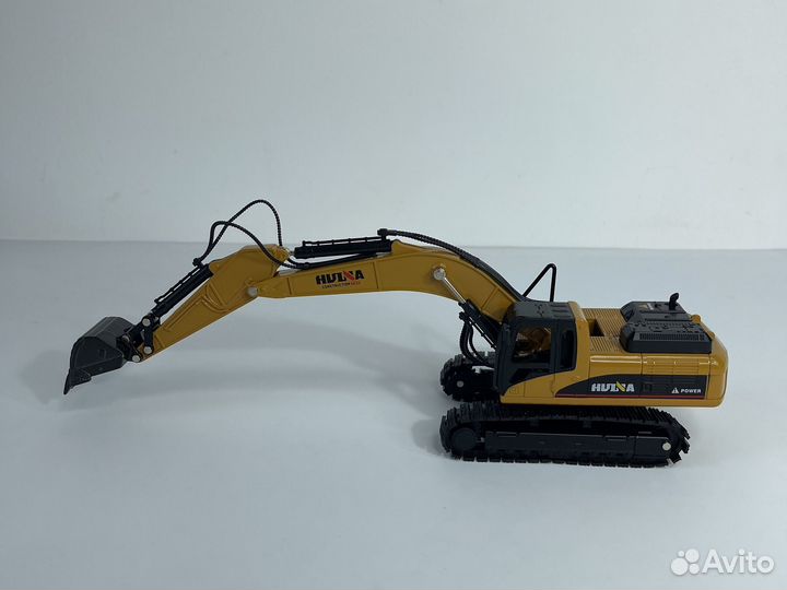 Модель экскаватора масштаб 1:50