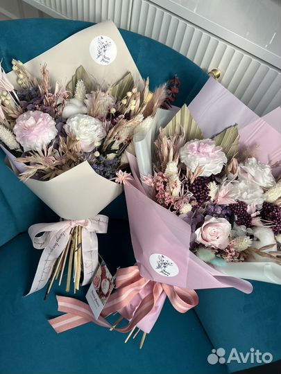 Букет из стабилизированных цветов и сухоцветов