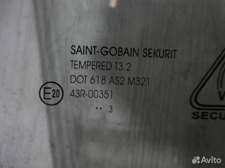 Стекло двери передней правой для Kia Venga 2010