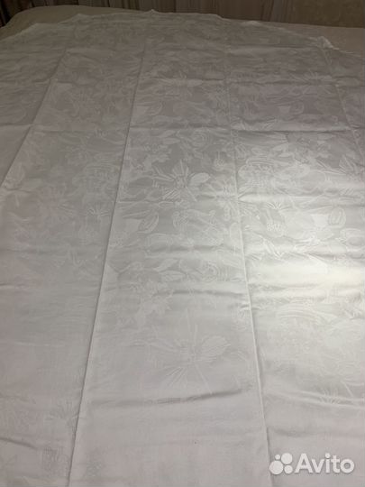 Скатерть круглая 180 белую