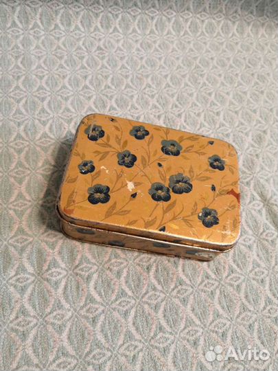 Коробочки монпансье, чая