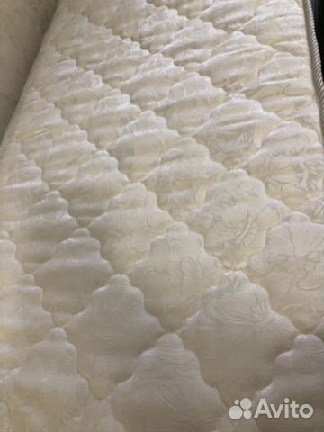 Детская кроватка с универсальным маятником