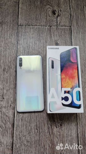 Samsung Galaxy A50, 4/64 ГБ