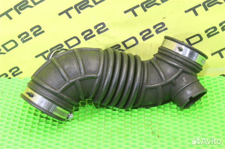 Патрубок воздухозаборника Nissan Serena C25 MR20DE