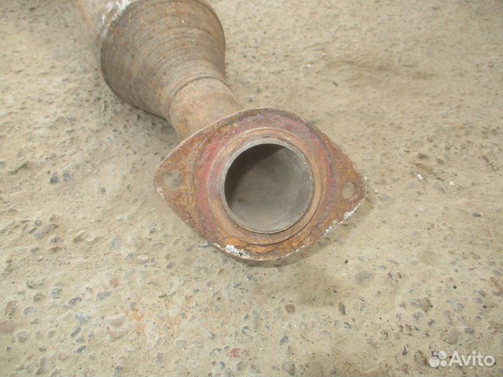 Приемная труба глушителя Toyota Land Cruiser 200