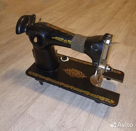 Советская швейная машинка 