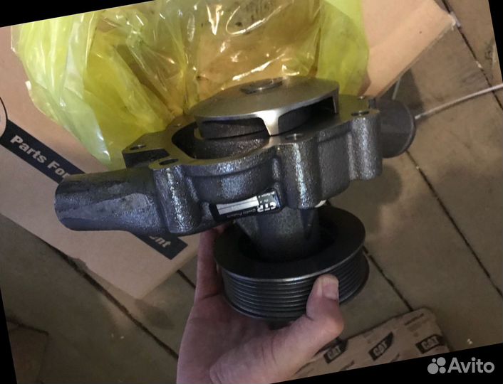 Водяной насос Hitachi zx460lc